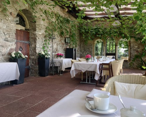 Relais & Châteaux Hotel Burg Schwarzenstein by null