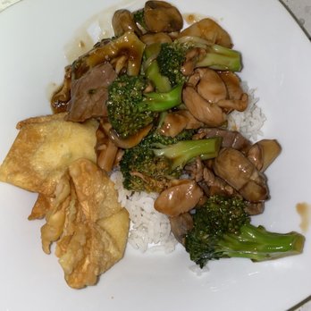 Big Heng - Happy family with rice and cream cheese wontons. So good. - Chinese Near Me - Peoria, Arizona