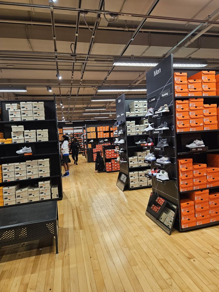 nike factory store foxwoods