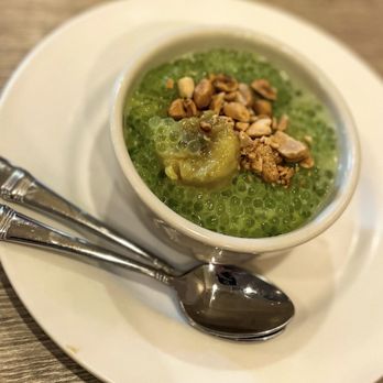 Hai Yen - Chè Chuoi--Banana, tapioca, coconut milk and ground peanuts - Vietnamese Near Me - Chicago, Illinois Hai Yen - Chè Chuoi--Banana, tapioca, coconut milk and ground peanuts - Vietnamese Near Me - Chicago, Illinois