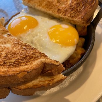 Henrys Diner - Skillet - Diners Near Me - Burlington, Vermont