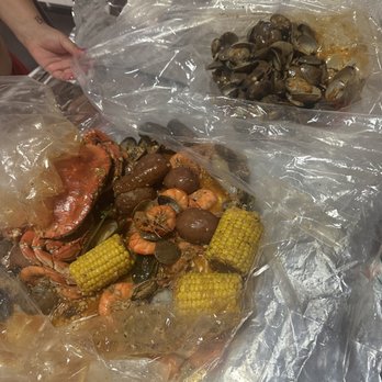 Kickin Kajun - Dungeness combo & 2lbs clams - Cajun/Creole Near Me - Kapolei, Hawaii Kickin Kajun - Dungeness combo & 2lbs clams - Cajun/Creole Near Me - Kapolei, Hawaii