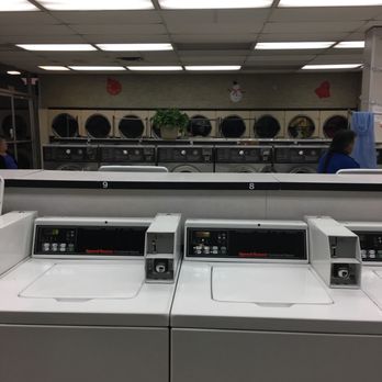 Laundryscape on Voltaire - Laundromat Near Me - San Diego, California