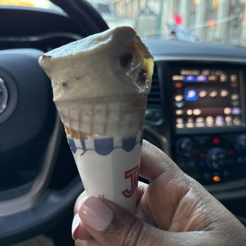 La King's Confectionery - Praline Pecan is better than Butter Pecan - Ice Cream & Frozen Yogurt Near Me - Galveston, Texas La King's Confectionery - Praline Pecan is better than Butter Pecan - Ice Cream & Frozen Yogurt Near Me - Galveston, Texas