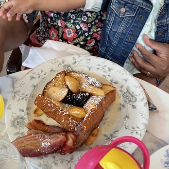 Little Hen - Bourbon french toast - Breakfast & Brunch Near Me - Miami, Florida Little Hen - Bourbon french toast - Breakfast & Brunch Near Me - Miami, Florida