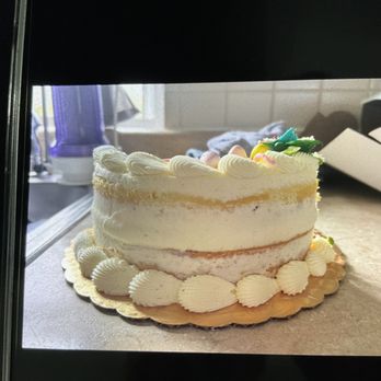 Prantl's Bakery - Don't know but this isn't the naked cake look I see on pinterest - Bakeries Near Me - Pittsburgh, Pennsylvania Prantl's Bakery - Don't know but this isn't the naked cake look I see on pinterest - Bakeries Near Me - Pittsburgh, Pennsylvania