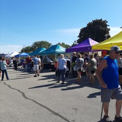 Clear Lake Farmers Market - Already 85 degrees at 9:30am.