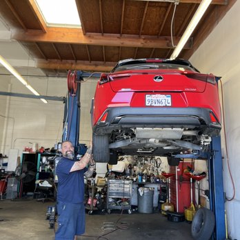 H Motive - Daniel working with a smile.. - Auto Repair Near Me - Glendora, California H Motive - Daniel working with a smile.. - Auto Repair Near Me - Glendora, California