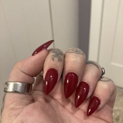 T Nails