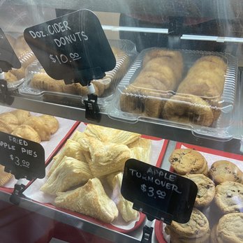 Grandad's Apples - Apple cider donuts, apple turnover, fried apple pies - Attraction Farms Near Me - Hendersonville, North Carolina Grandad's Apples - Apple cider donuts, apple turnover, fried apple pies - Attraction Farms Near Me - Hendersonville, North Carolina