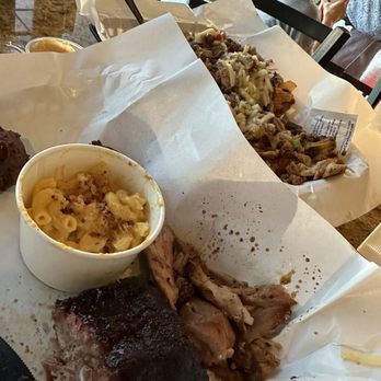 Dalie's Smokehouse - Nachos. Rib/Chicken combo with Mac and Cheese. - Barbeque Near Me - Valley Park, Missouri