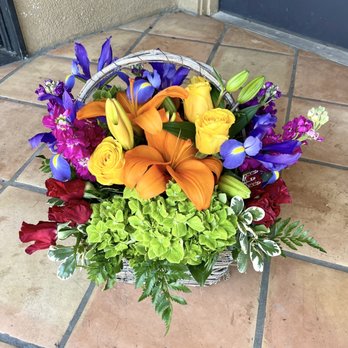 Crescenta Valley Flowers - Florists Near Me - La Crescenta, California