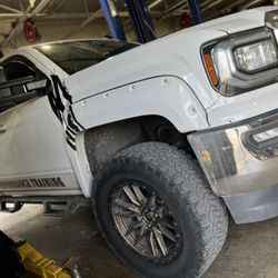 London Auto Repairs - Fluid Checks and Top-Ups for pick up trucks