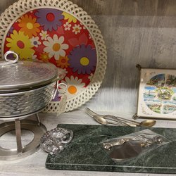 Foster's Crossing Antique & Country Market - Fancy dish ware