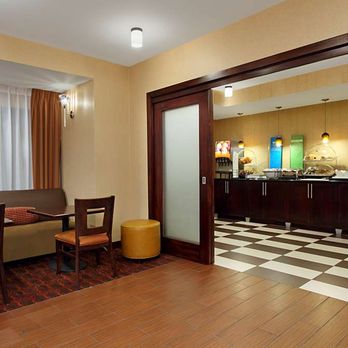 Hampton Inn Columbus-Airport - Restaurant - Hotels Near Me - Columbus, Ohio Hampton Inn Columbus-Airport - Restaurant - Hotels Near Me - Columbus, Ohio