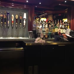 Rockne's - Bar area.