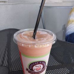 Squeeze and Grind - 20 oz. tropical smoothie
