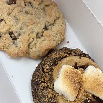 Crumbl - North Fayette - Brownie s'mores and chocolate chip - Bakeries Near Me - Pittsburgh, Pennsylvania Crumbl - North Fayette - Brownie s'mores and chocolate chip - Bakeries Near Me - Pittsburgh, Pennsylvania
