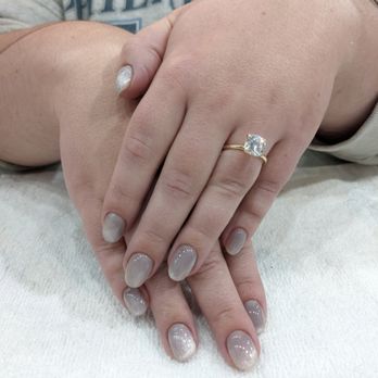 Hey Healthy Nail - Non-toxic gel manicure with cat eye - Nail Salons Near Me - Brooklyn, New York
