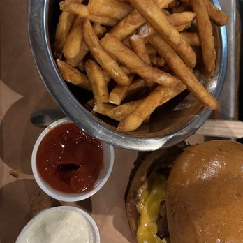 Brews Brothers Brewpub - Dirty burger w well done fries - Brewpubs Near Me - Burbank, California