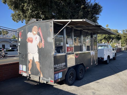 Rodney's Ribs Food Truck by null