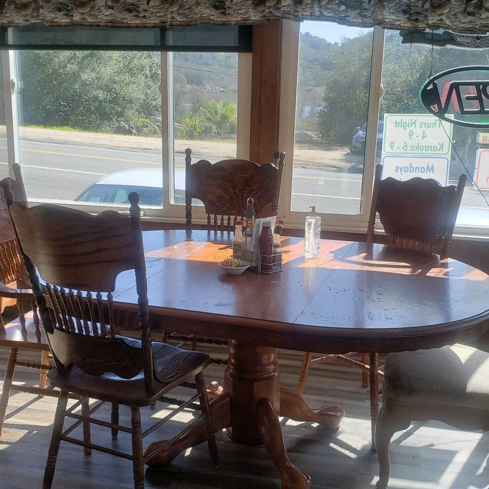 Lake Wohlford - Dining room - Lakes Near Me - Escondido, California