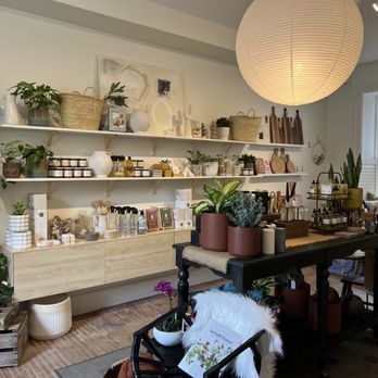 Sunday Blooms - Interior - Cafes Near Me - Guelph, Ontario Sunday Blooms - Interior - Cafes Near Me - Guelph, Ontario