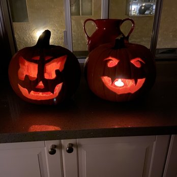 Ralphs - Courtesy of the 2 for $9 pumpkins - Grocery Near Me - Burbank, California
