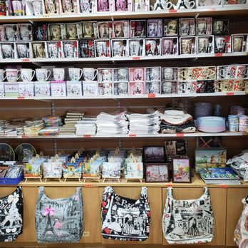 Royal Souvenirs - Flowers & Gifts Near Me - Paris, 75