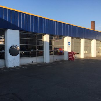 Lower Merion Tire & Service - Service bays - Tires Near Me - Ardmore, Pennsylvania Lower Merion Tire & Service - Service bays - Tires Near Me - Ardmore, Pennsylvania