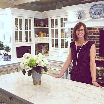 Chez Vous - Kim Newton - Kim getting ready to prepare a spectacular dinner - Personal Chefs Near Me