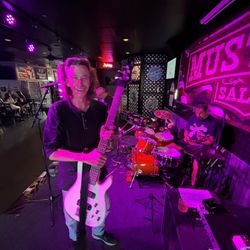 Mustang Sally's Saloon - Vman!