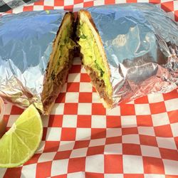 Tacos J Torres - Torta de carnitas, deliciosa como todo lo de este lugar