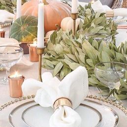 This is one of my favorite elegant fall tables! From their IG page.