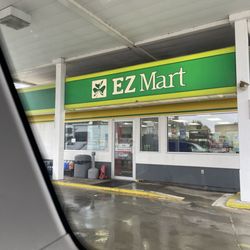 Blarney Castle Ez Mart Shell