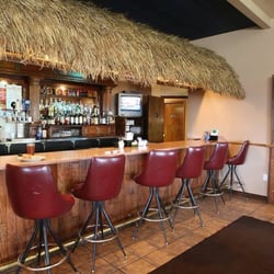 Oasis Casino & Restaurant - Full bar