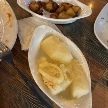 Polo Norte - Miramar - Boiled yuca with mojo and fried yam chunks - Cuban Near Me - Miramar, Florida Polo Norte - Miramar - Boiled yuca with mojo and fried yam chunks - Cuban Near Me - Miramar, Florida