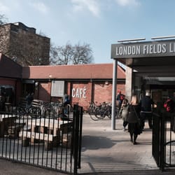 London Fields Lido - This is just the best thing ever.