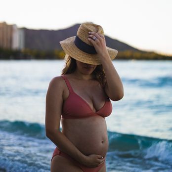 Nick Oahu Media - Maternity Shoot In Waikiki.  Diamond Head background. - Session Photography Near Me