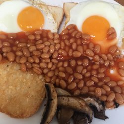 Balaklava Cafe - Cheap big brekkie! $9.50