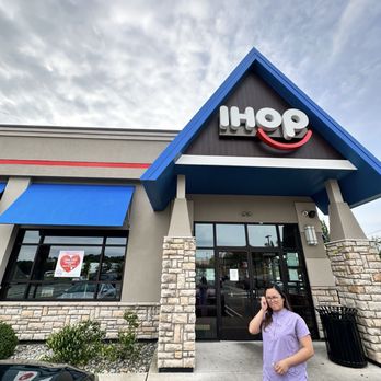 IHOP - Entrance - Breakfast & Brunch Near Me - Cedar Knolls, New Jersey