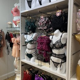 Lingerie @ Belle Forme