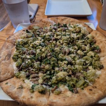 Mike's Cafe & Wine Bar - Spinach based Pizza. Customized cauliflower crust - Bars Near Me - Friday Harbor, Washington Mike's Cafe & Wine Bar - Spinach based Pizza. Customized cauliflower crust - Bars Near Me - Friday Harbor, Washington