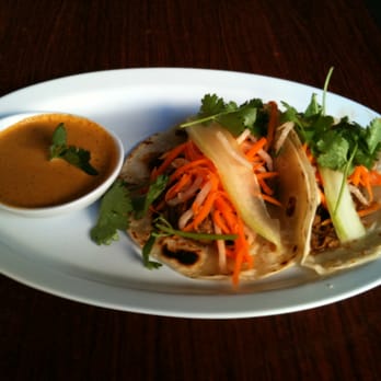 Pequeño Saigón - Banh Mi Tacos. They're amazing!!!! - Vietnamese Near Me - México, D.F., DIF