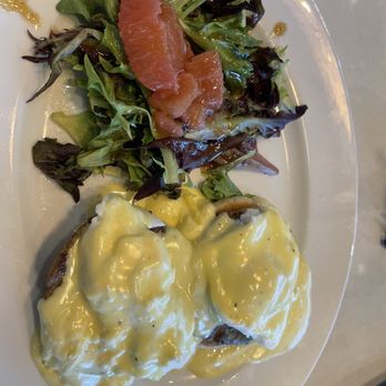 Ellen's - Eggs Benedict $16 - Breakfast & Brunch Near Me - Dallas, Texas Ellen's - Eggs Benedict $16 - Breakfast & Brunch Near Me - Dallas, Texas