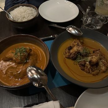 ROOP Chicago Innovative Indian Restaurant & Cocktail Bar - **Butter Chicken & Tandoori Cauliflower - Indian Near Me - Chicago, Illinois