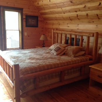 Cedar Creek Cabin Rentals - Master bedroom - Vacation Rentals Near Me - Cleveland, Georgia Cedar Creek Cabin Rentals - Master bedroom - Vacation Rentals Near Me - Cleveland, Georgia