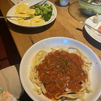 Olive Garden Italian Restaurant - 5 cheese marinara and buttered cheese-ravioli. - Italian Near Me - Carson, California
