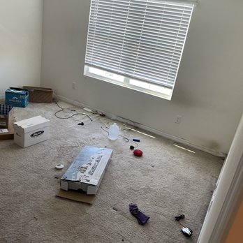 Bellhop Moving - "We only take stuff in boxes" - Movers Near Me - Kissimmee, Florida Bellhop Moving - "We only take stuff in boxes" - Movers Near Me - Kissimmee, Florida