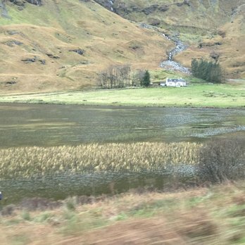Glencoe Valley - The famous Glencoe House along Loch Achtriochtan - Active Life Near Me